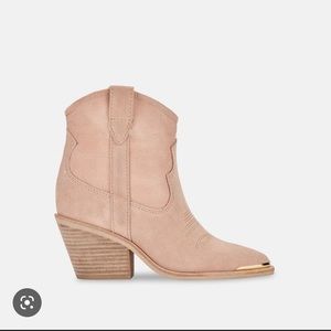 BRAND NEW Dolce Vita Nashe booties in rose suede